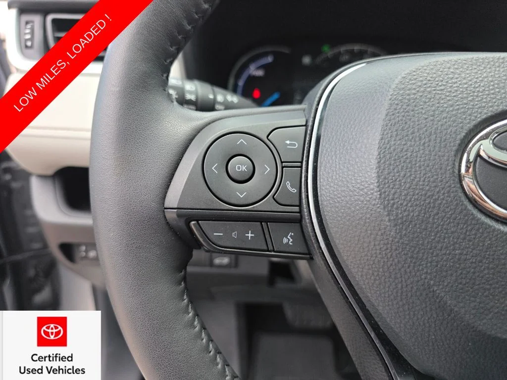 Certified Used 2025 Silver Toyota XLE Premium image 30