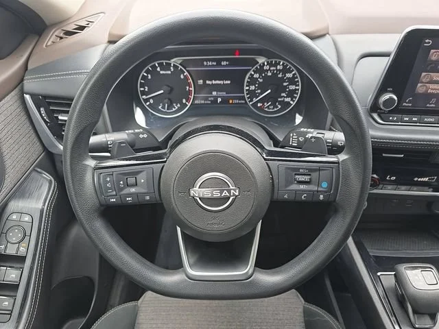Used 2022 Brilliant Silver Metallic Nissan SV image 9