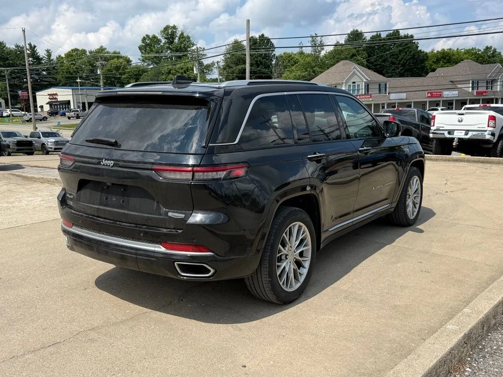 Used 2024 Black Jeep Summit image 6