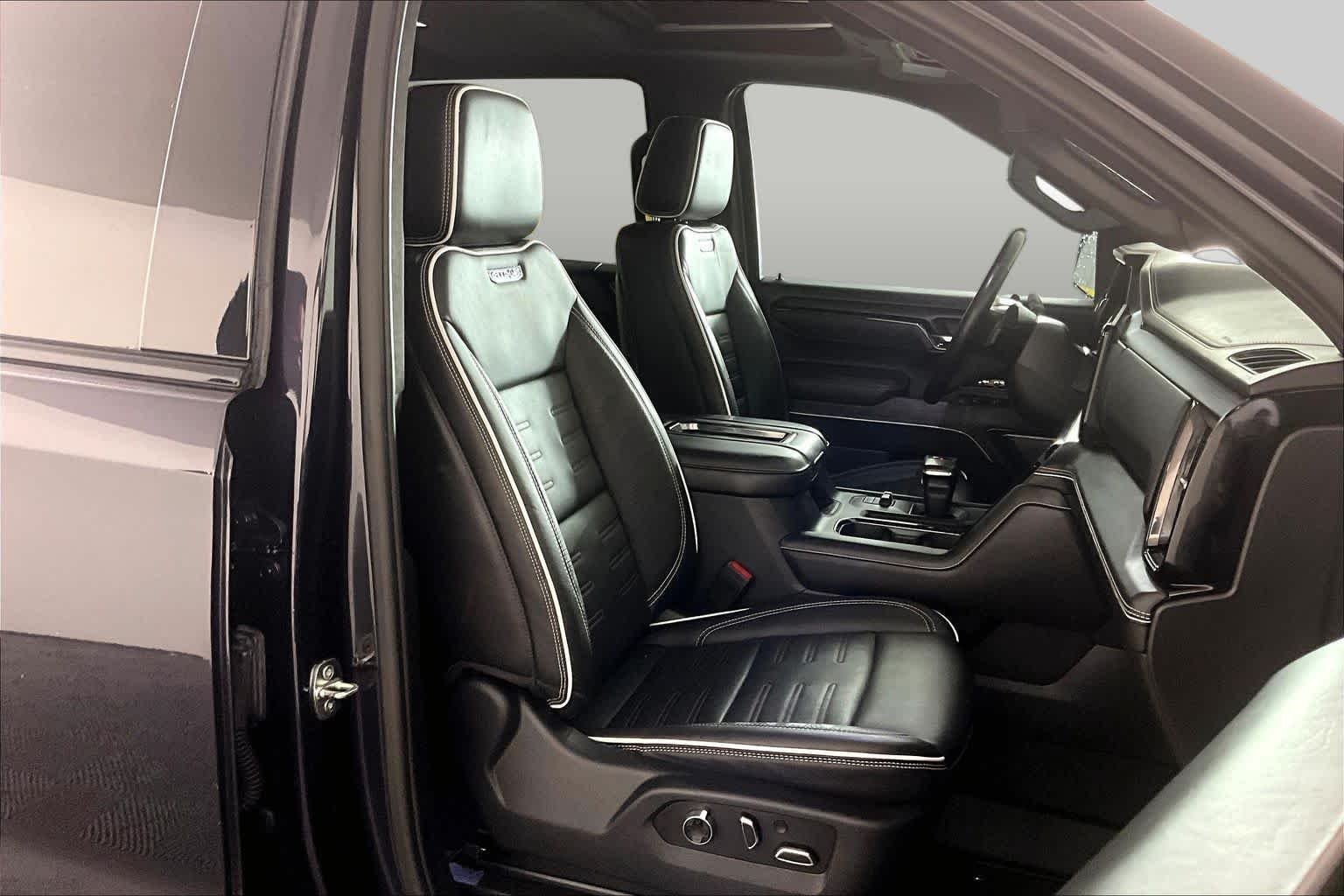 Used 2022 Titanium Rush Metallic GMC AT4X image 9