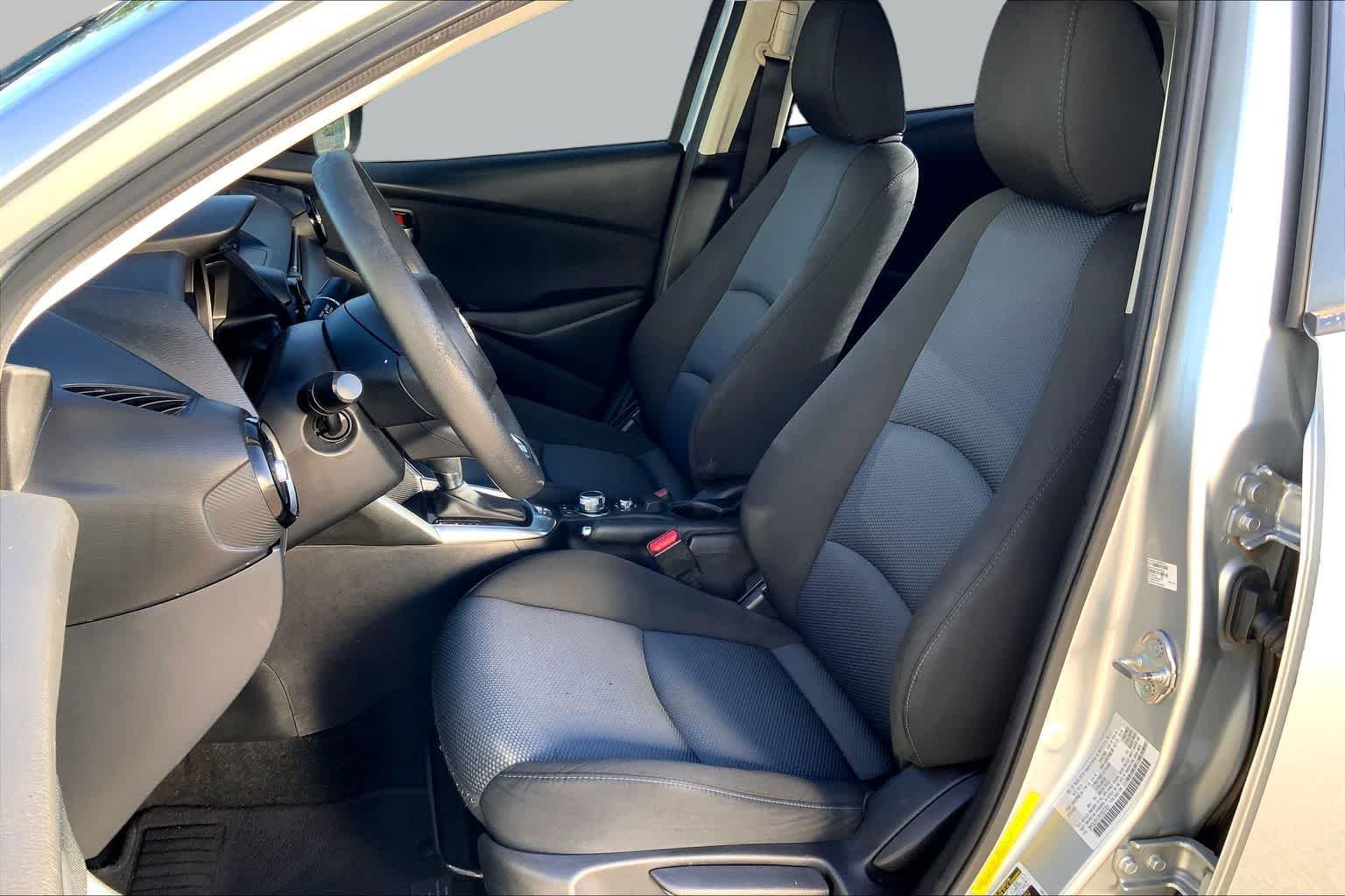 Used 2019 Chromium Toyota LE image 8