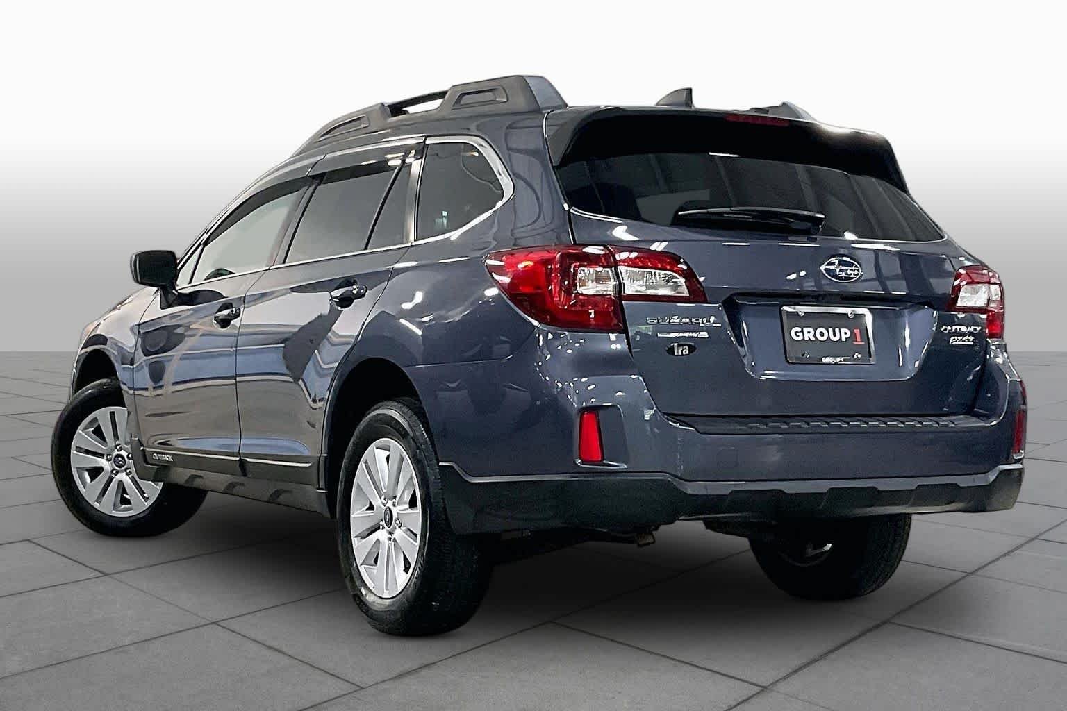 Used 2016 Carbide Gray Metallic Subaru 2.5i Premium image 12