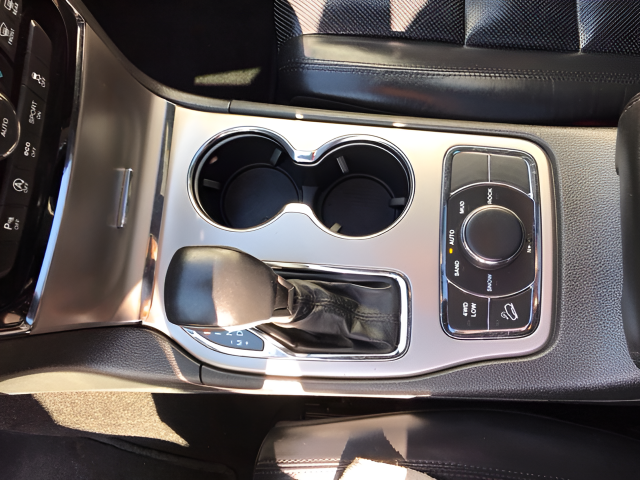 Used 2019 Silver Jeep Limited image 19