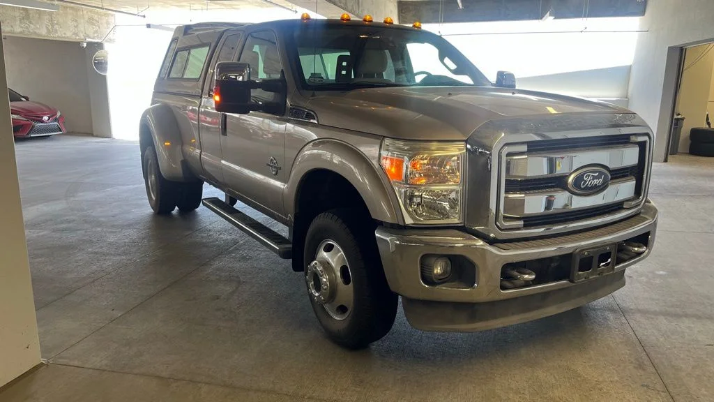 Used 2011 Gold Ford XLT image 1