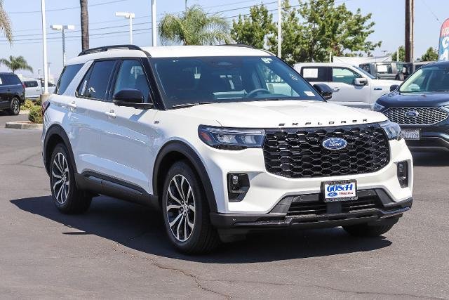 New 2026 Star White Metallic Tri-Coat Ford ST-Line image 30
