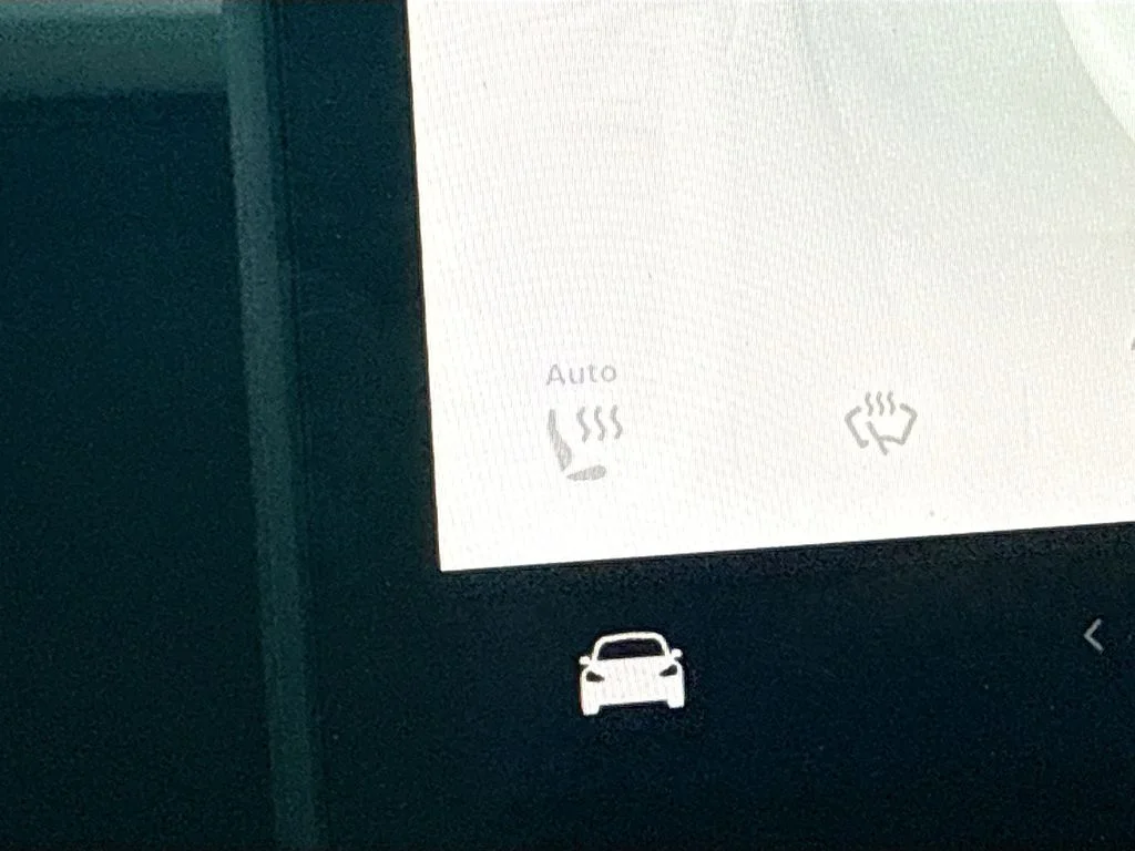 Used 2023 White Tesla Base image 18