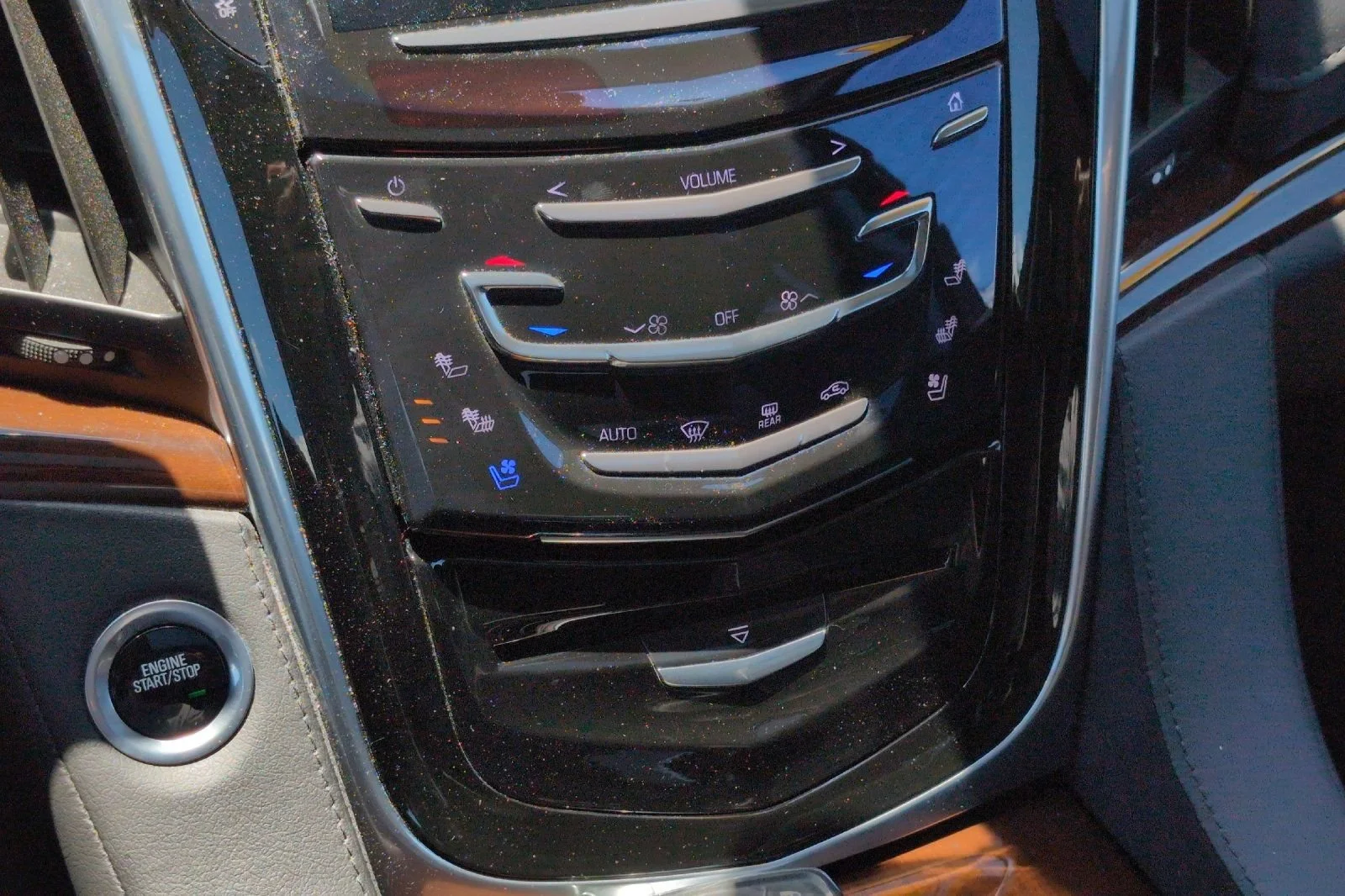 Used 2020 BLACK RAVEN Cadillac Premium Luxury image 24