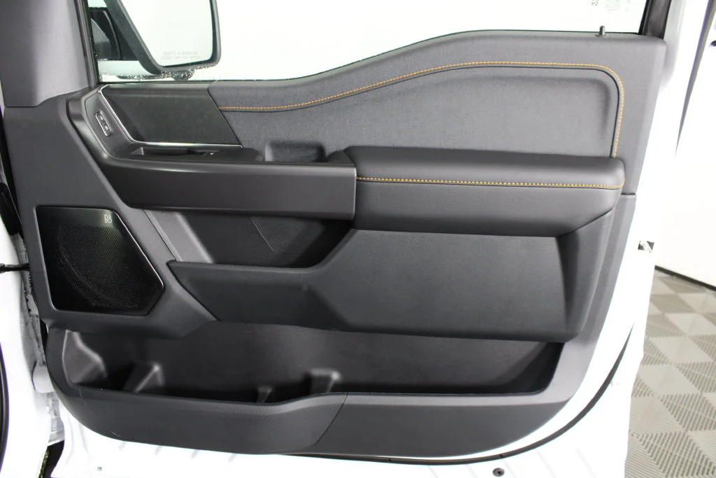 New 2026 Oxford White Ford Tremor image 8