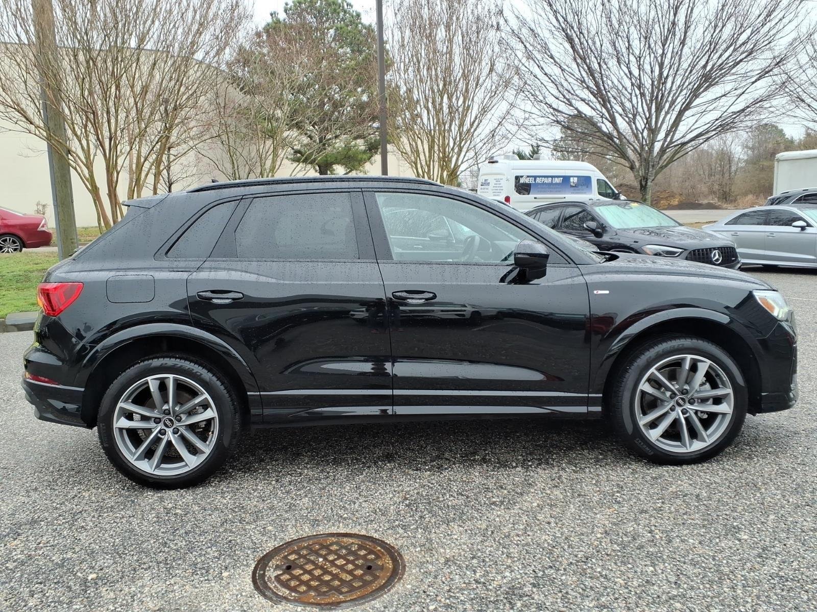 Used 2025 Mythos Black Metallic Audi S line Premium image 5