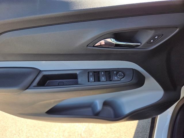 New 2027 Summit White Chevrolet LT image 9
