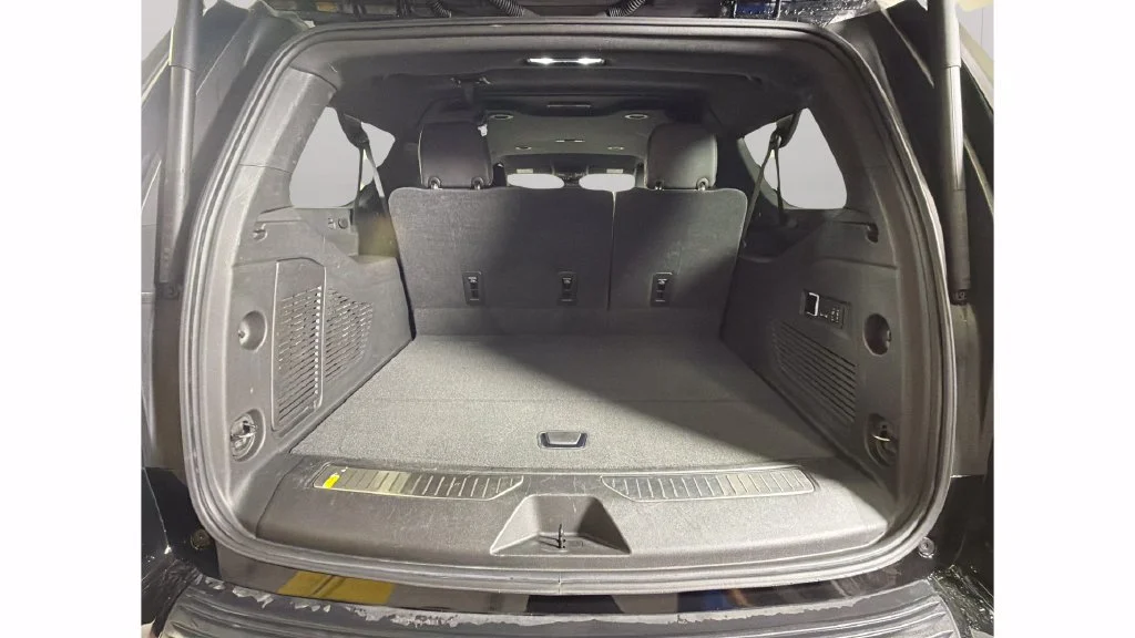 Used 2025 Black Chevrolet Premier image 31