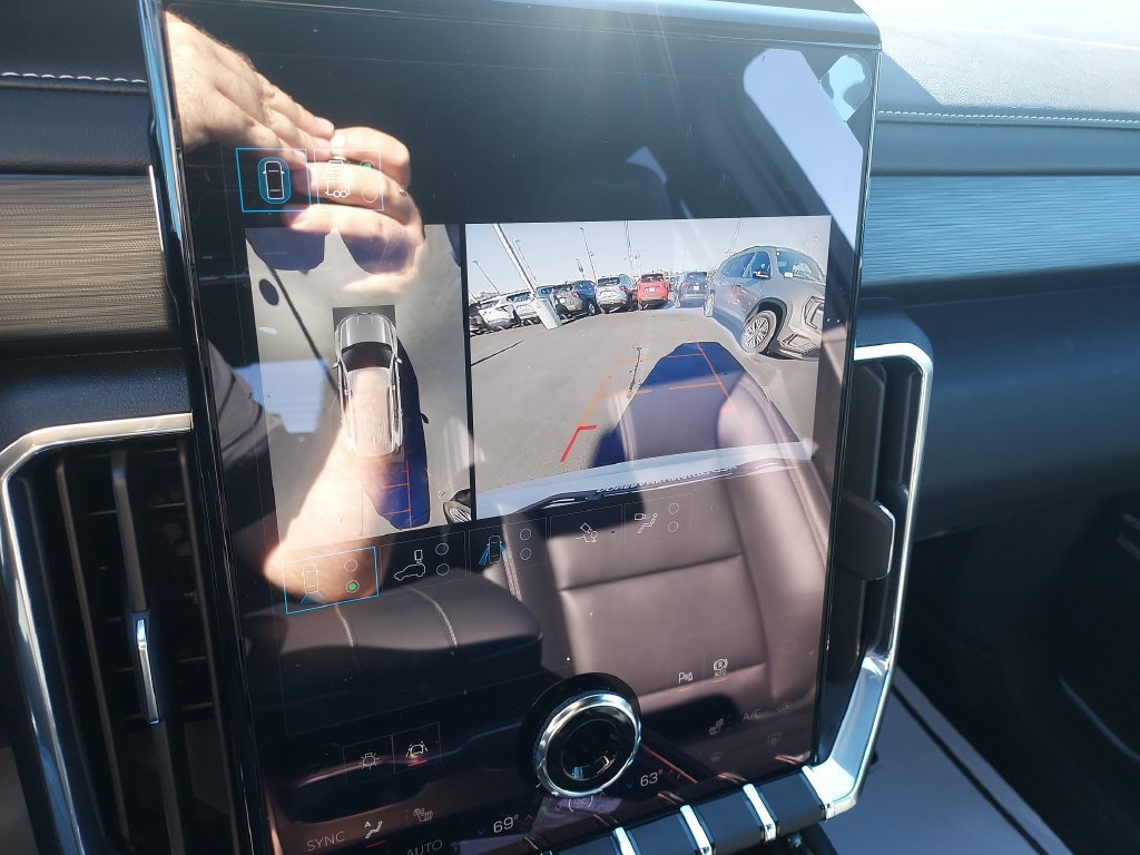 New 2027 Summit White GMC Elevation image 23