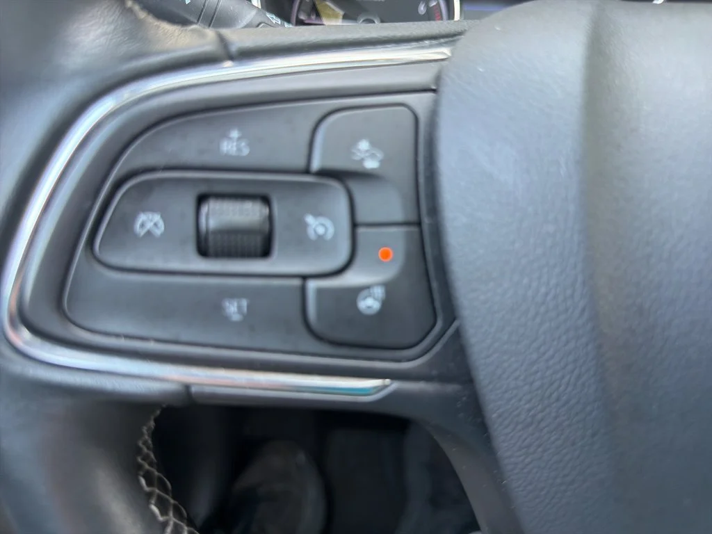 Used 2023 Sapphire Buick Essence image 27