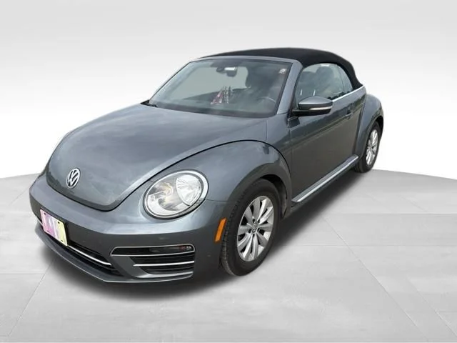 Used 2017 Gray Volkswagen 1.8T S image 7