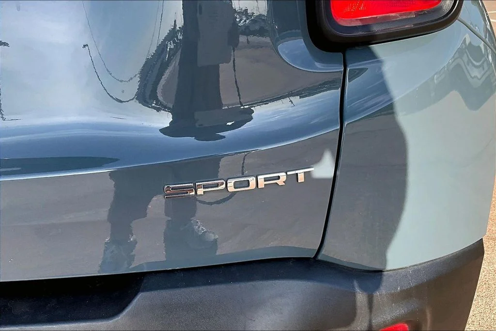 Used 2018 Gray Jeep Sport image 33