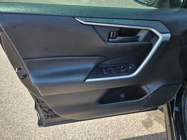 Used 2020 Black Toyota LE image 10