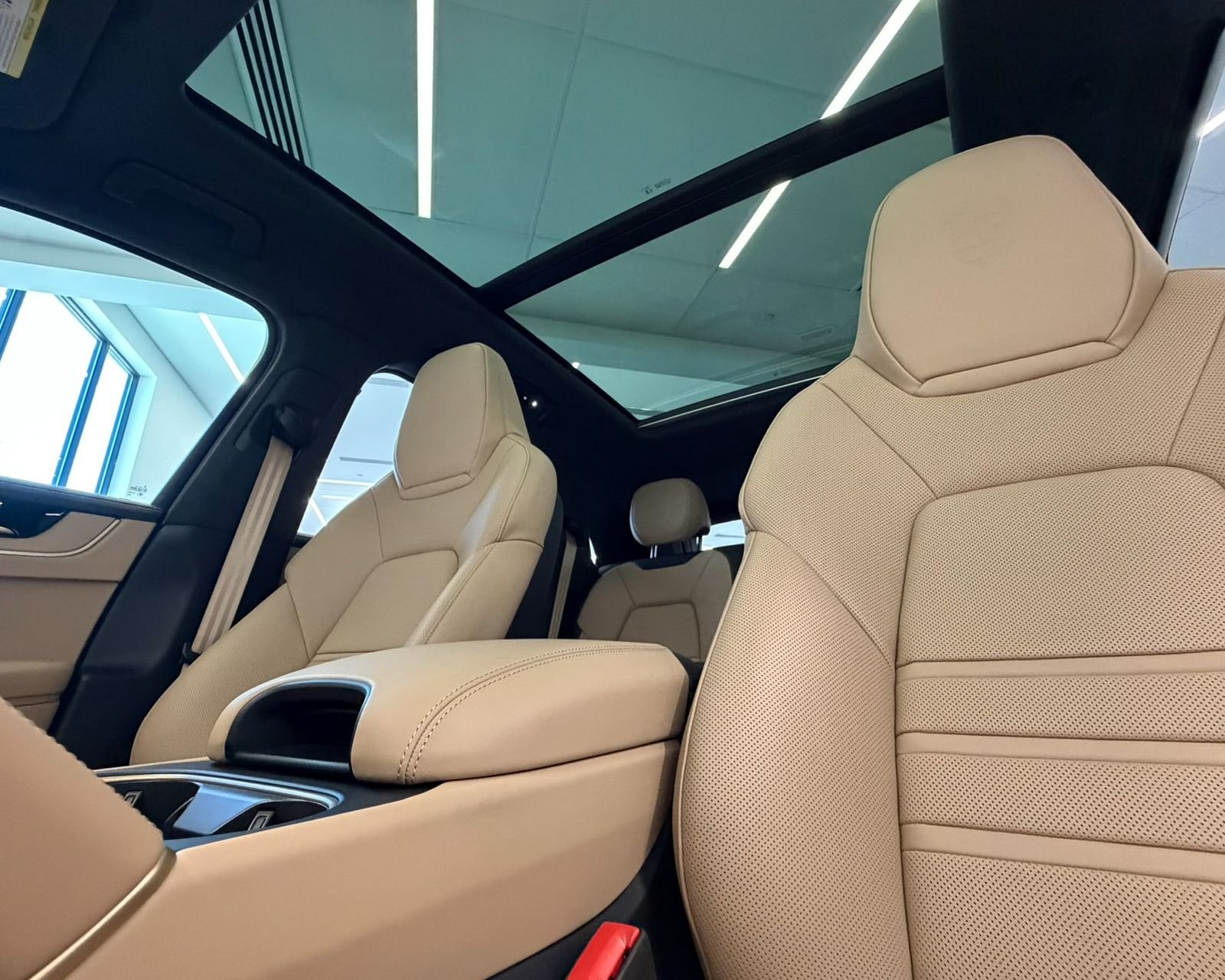 Used 2025 White Porsche Turbo image 35