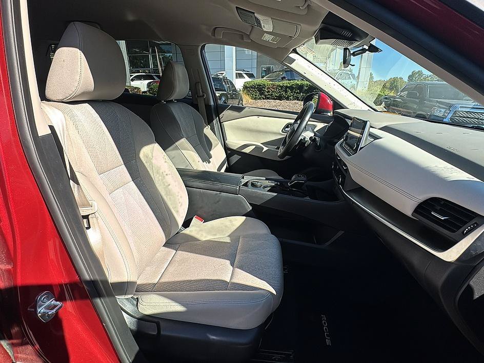 Used 2025 Scarlet Ember Tintcoat Nissan SV image 25