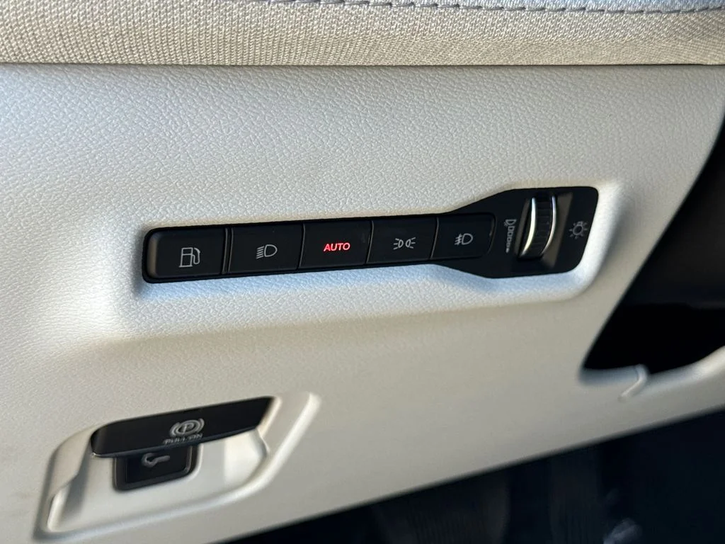 New 2026 White Jeep Laredo image 28