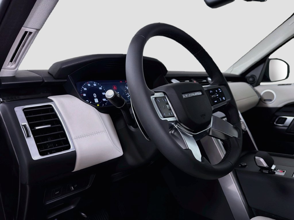 New 2026 Santorini Black Land Rover S image 9