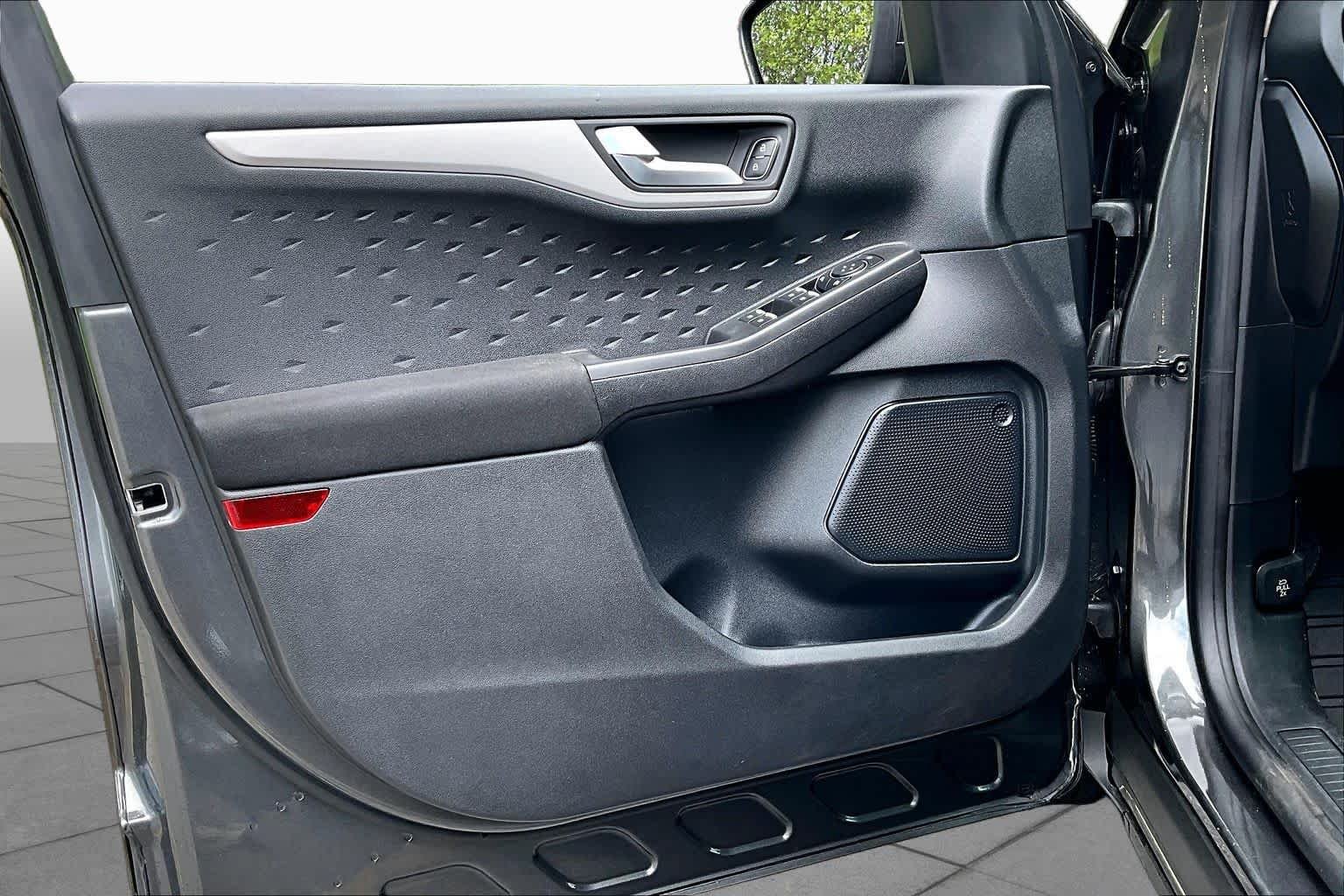 Used 2020 Magnetic Ford SE image 22