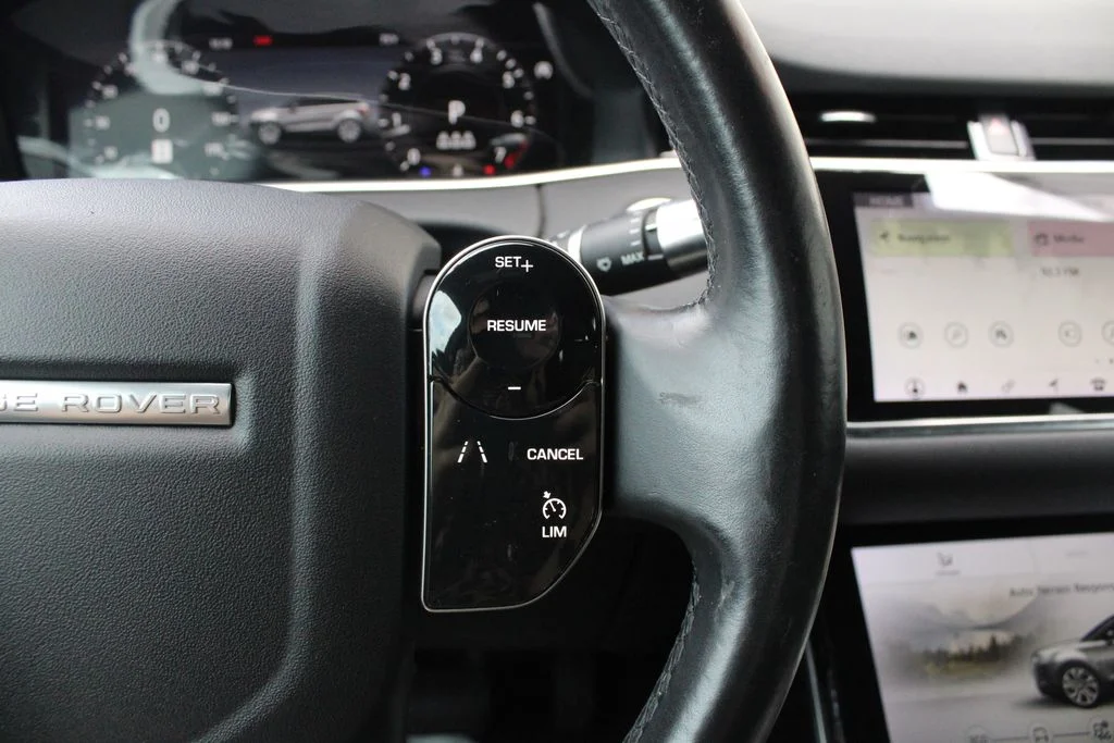 Used 2020 White Land Rover SE image 12