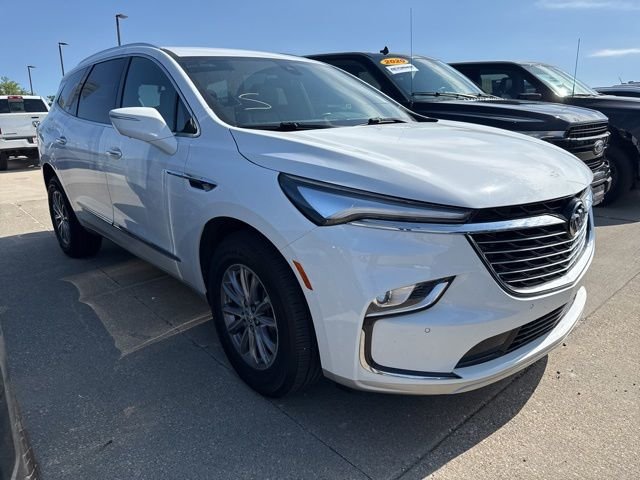 2023 Buick Enclave Essence AWD's photo