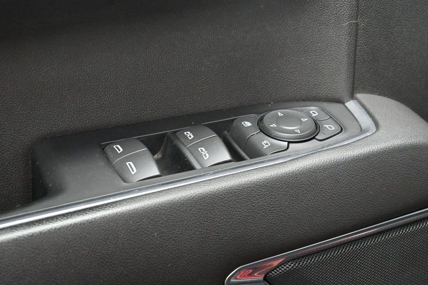 Used 2022 CAYENNE RED TINTCOAT GMC SLT image 12