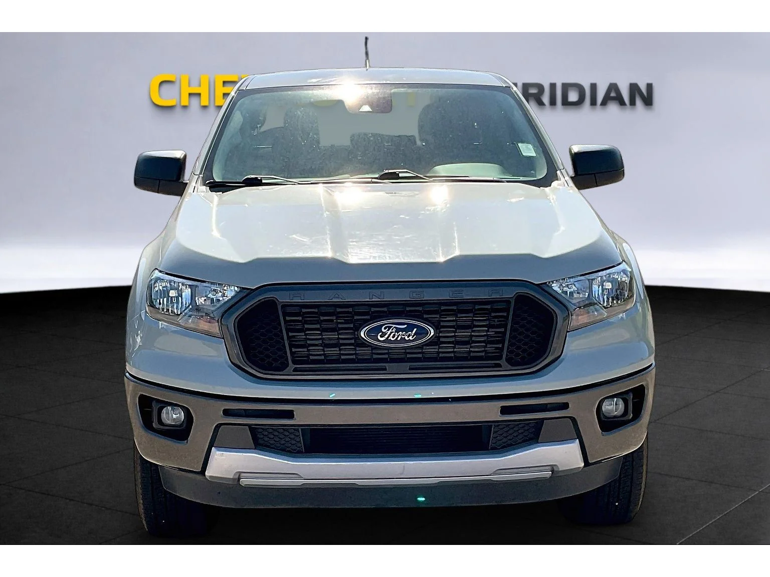 Used 2021  Ford XL image 3
