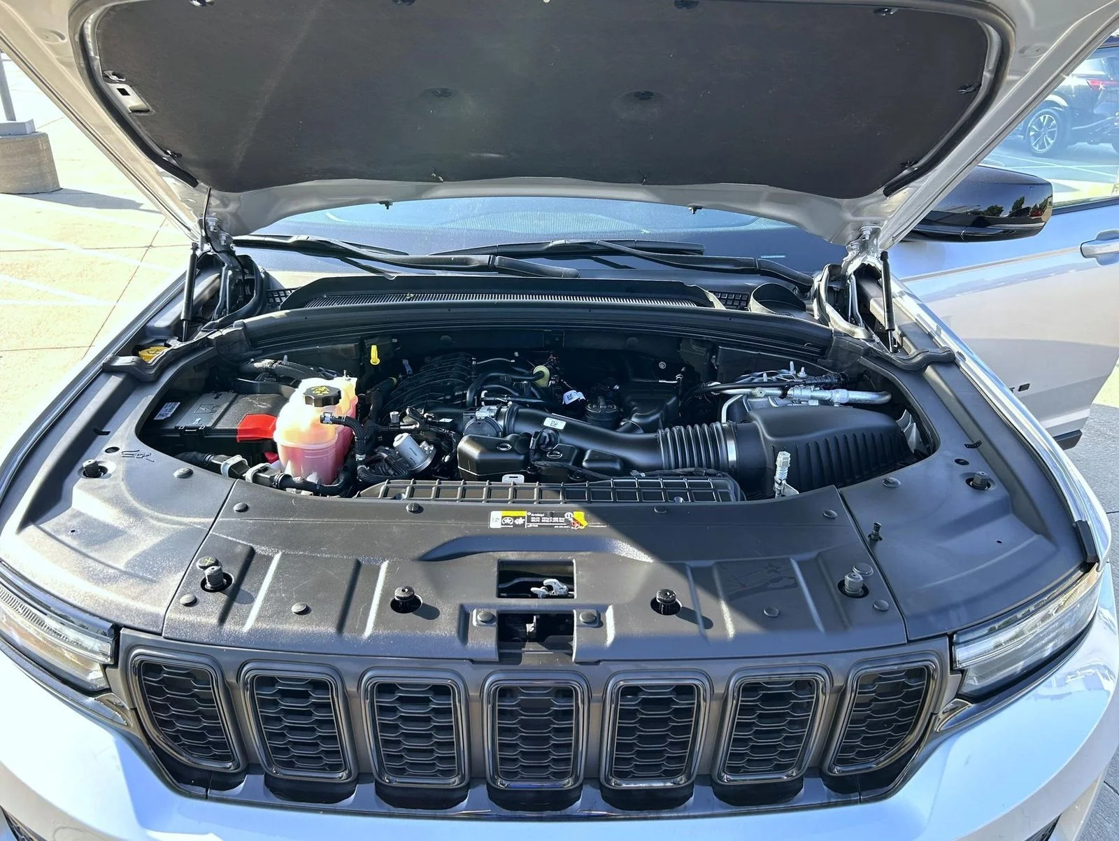 Used 2023 Silver Jeep Altitude X image 24