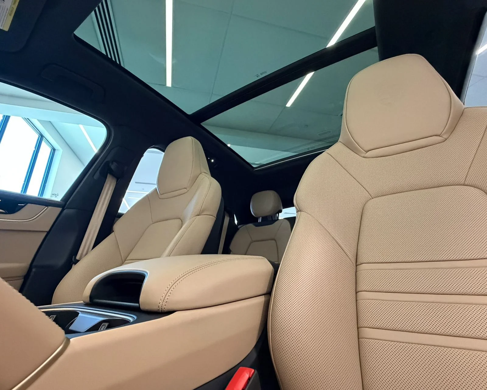 Used 2025 White Porsche Turbo image 35