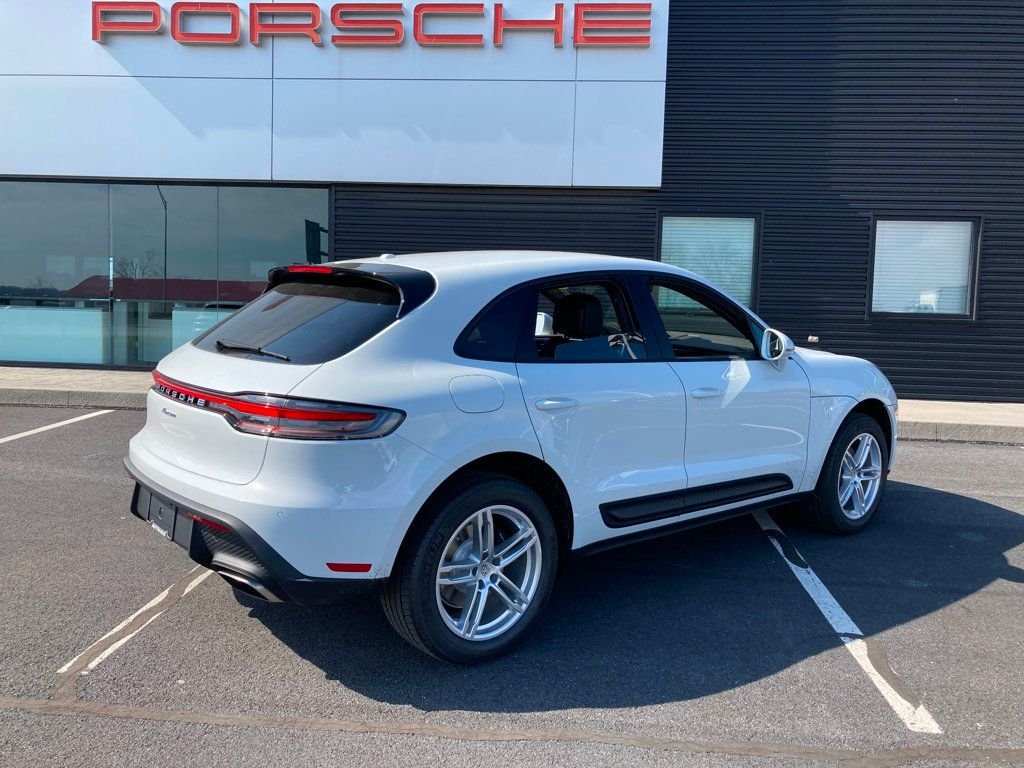 2025 Porsche Macan - Photo 7