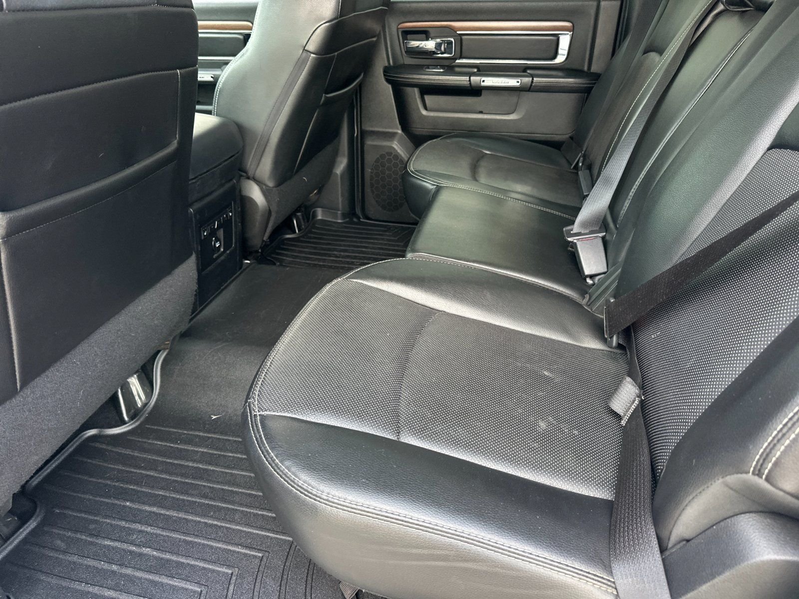 Used 2014 Bright White Clearcoat Ram Laramie image 11