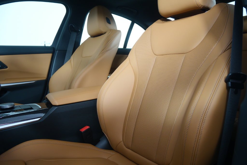 Used 2026 Alpine White BMW M340i image 11
