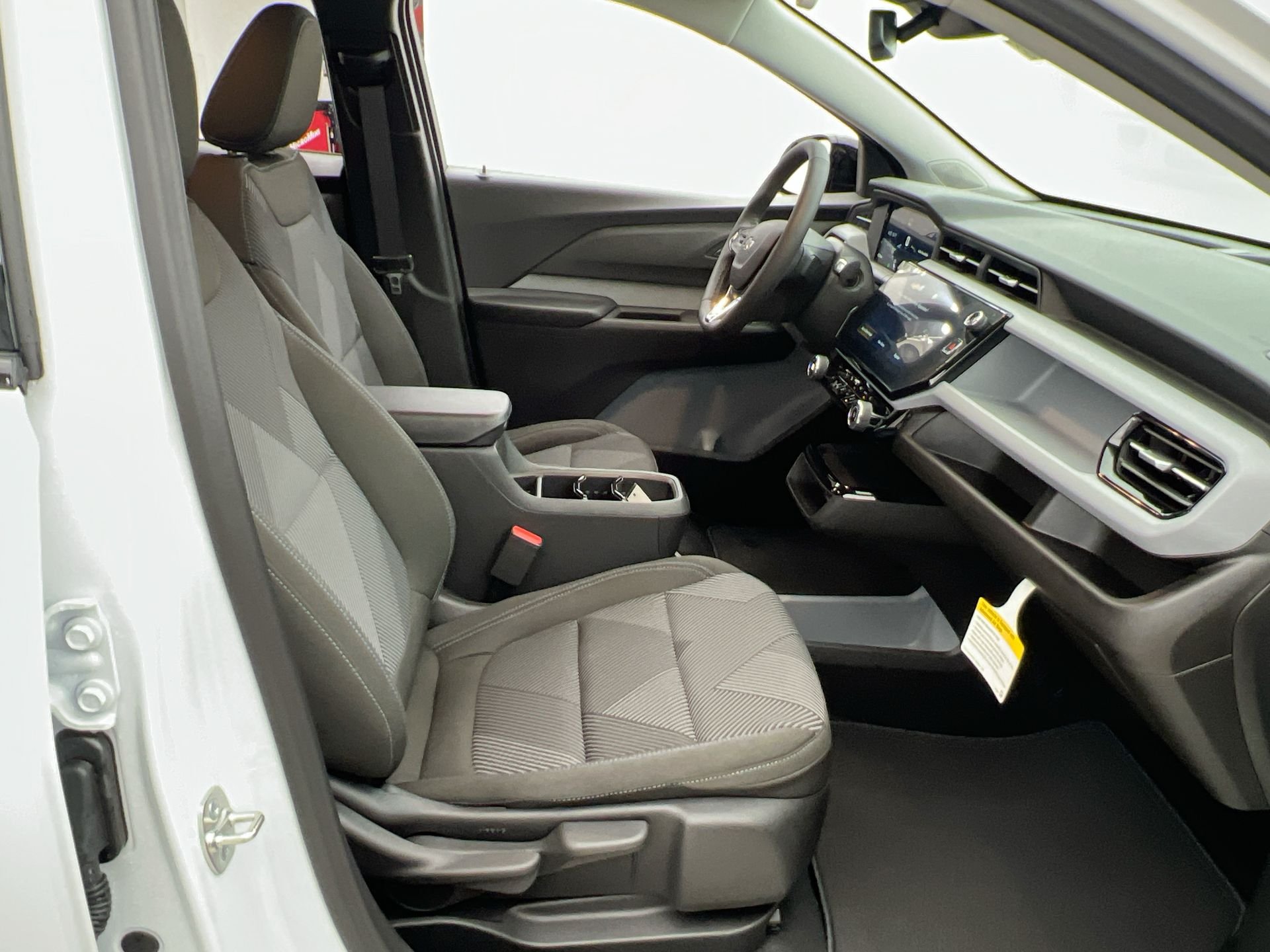 2027 Chevrolet Bolt LT - Photo 83