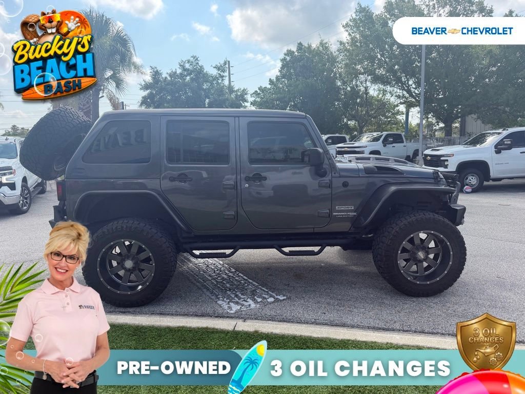 Used 2018 Gray Jeep Sport S image 3