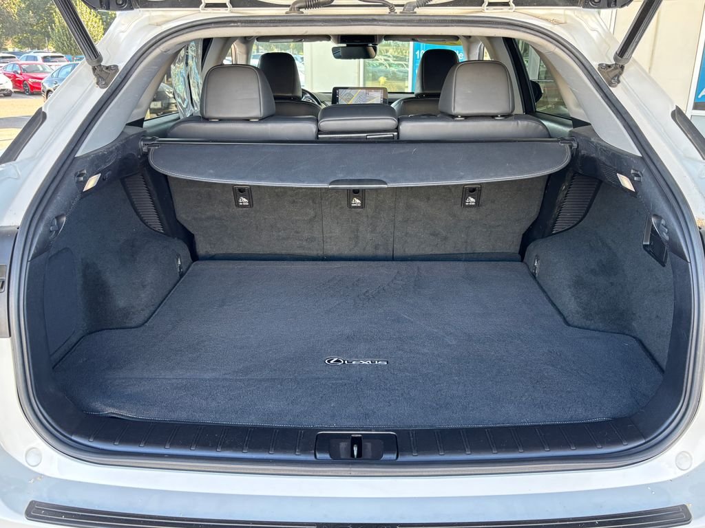 Used 2021 White Pearl Lexus 450h image 30