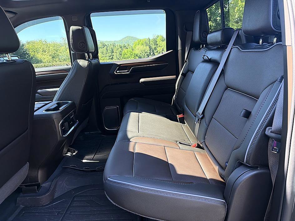 Used 2023 Onyx Black GMC Denali image 11