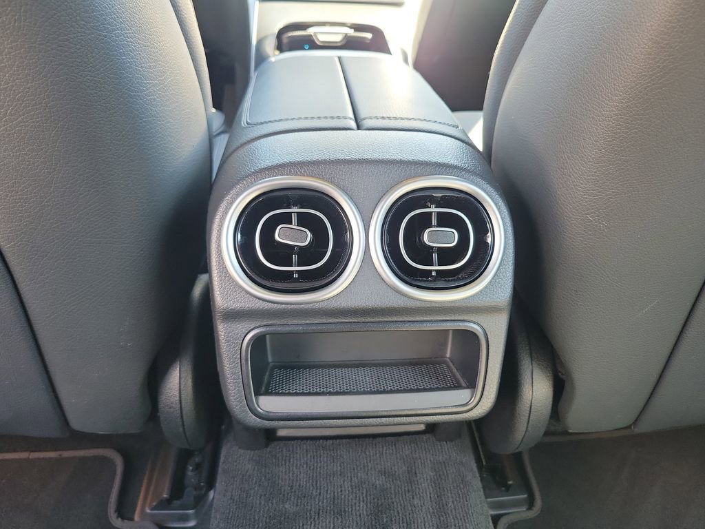 2024 Mercedes-Benz C-Class Sedan C 300 - Photo 10