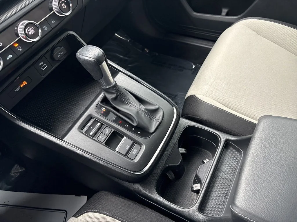 Used 2023 White Honda LX image 13