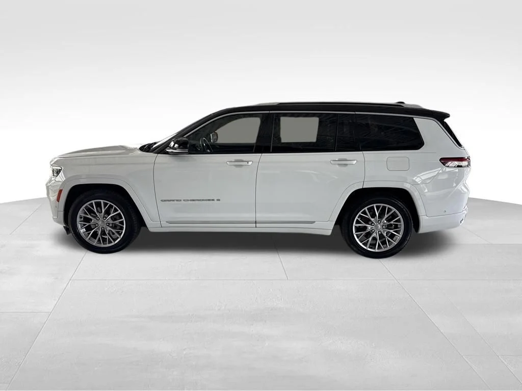 Used 2023 White Jeep Summit image 2