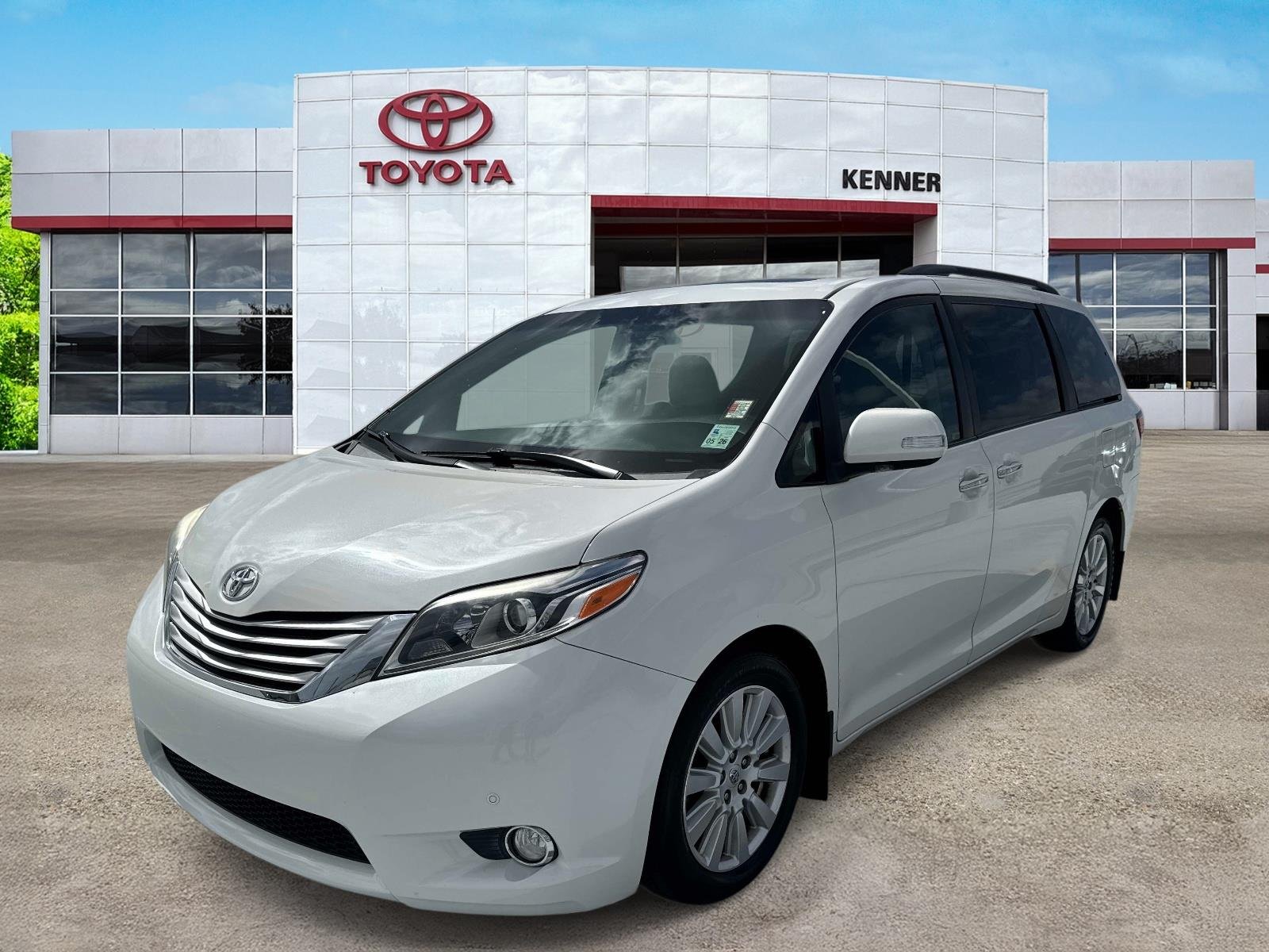 Used 2017 Blizzard Pearl Toyota Limited 7-Passenger image 3