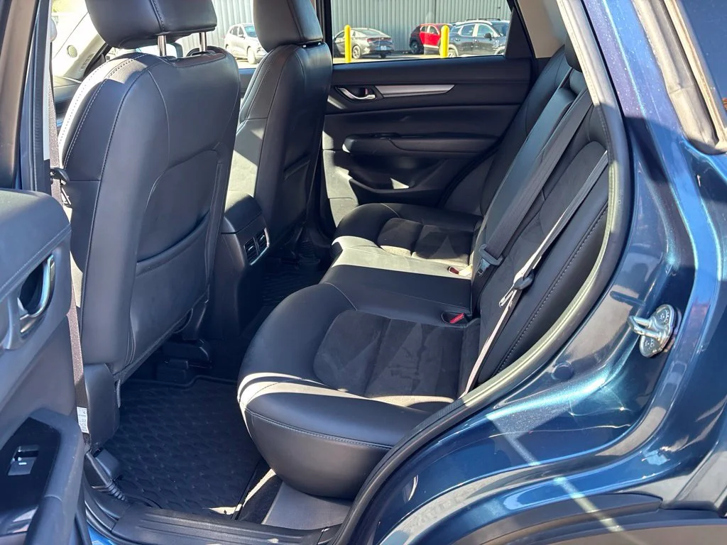 Used 2018 Blue Mazda Touring image 15