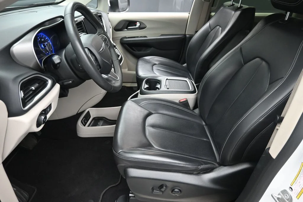 Certified Used 2023 White Chrysler Touring L image 20