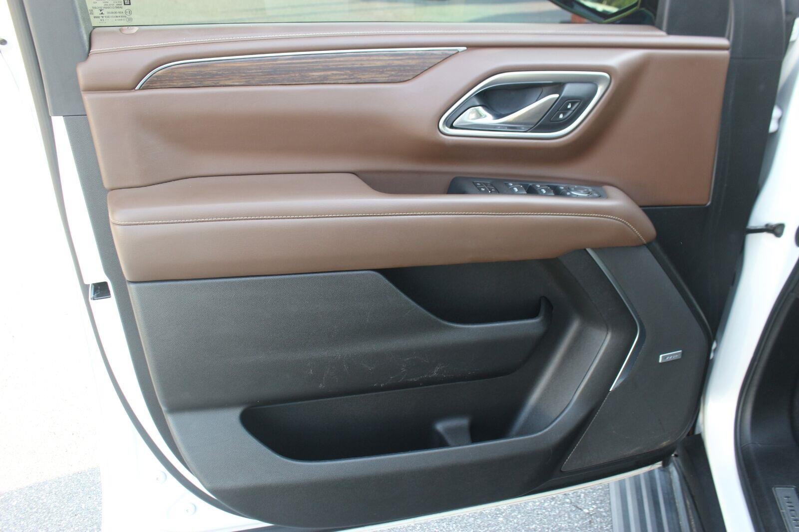 Used 2021 IRIDESCENT PEARL TRICOAT Chevrolet High Country image 12