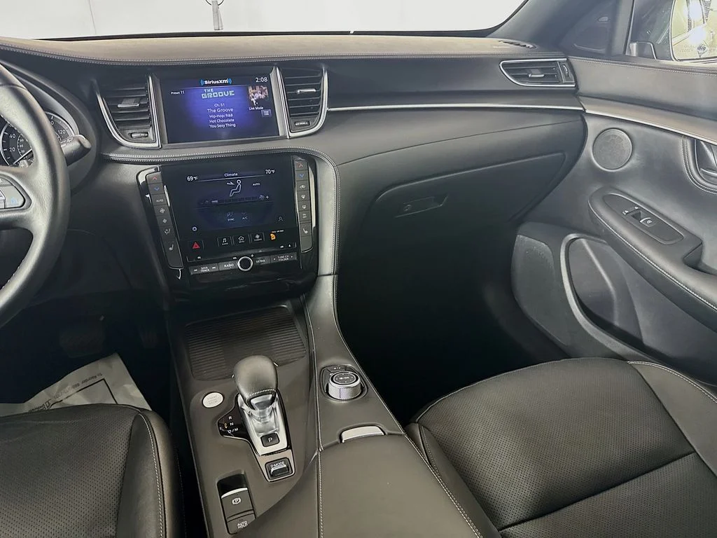 Certified Used 2023 Gray INFINITI LUXE image 29