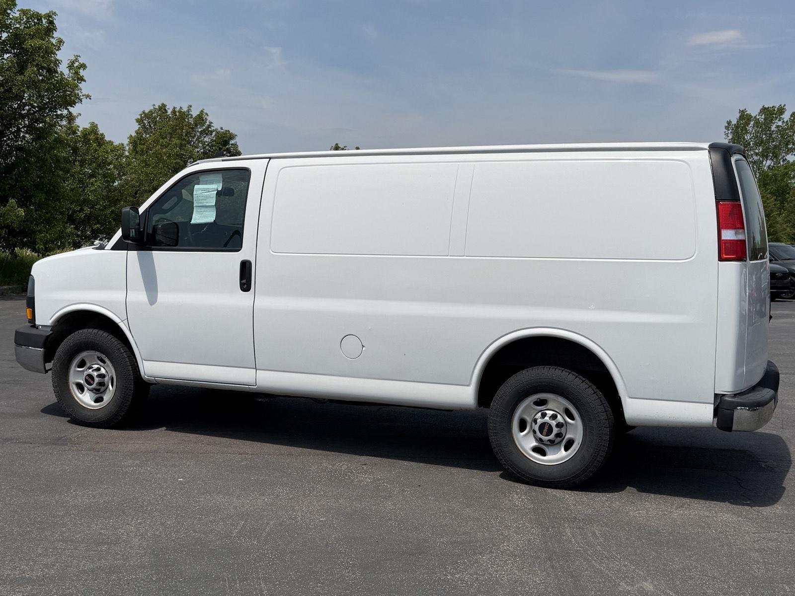 Used 2020 Summit White GMC 2500 image 6