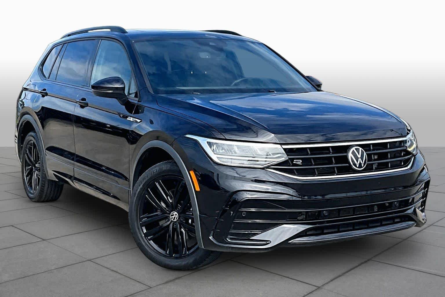 Used 2022 Deep Black Pearl Volkswagen SE R-Line Black image 3