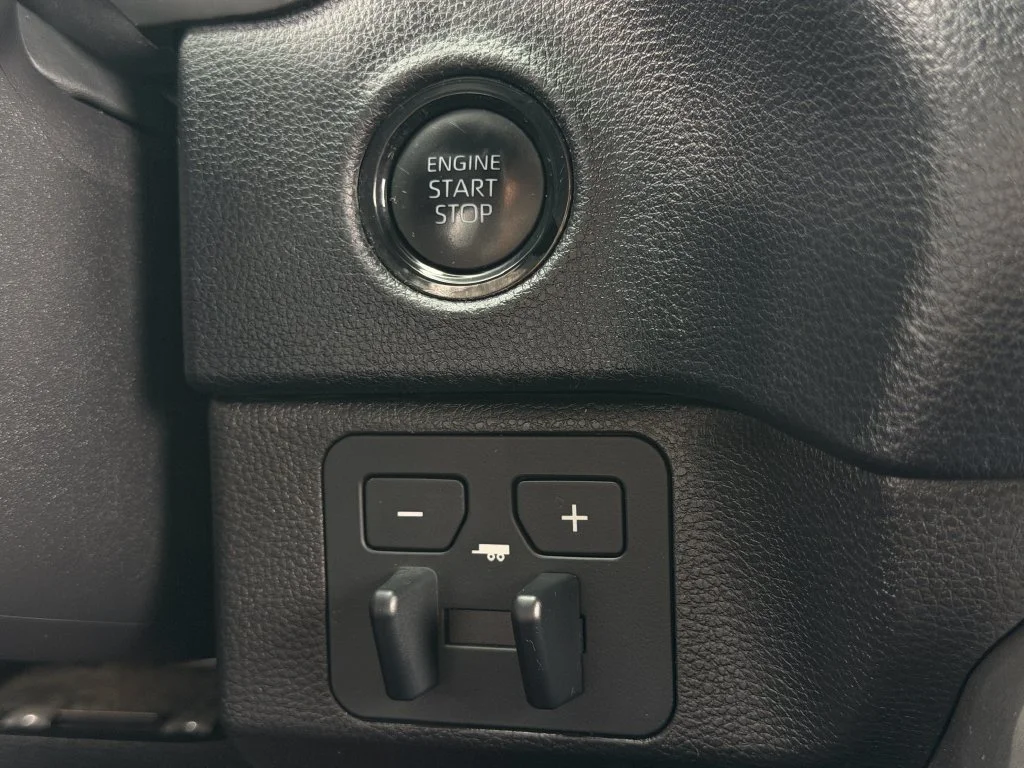 Used 2025 White Toyota SR5 image 21