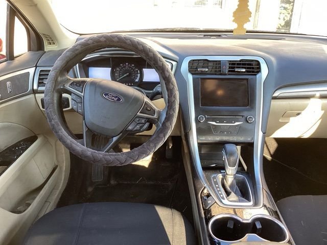 Used 2014 Red Ford SE image 16